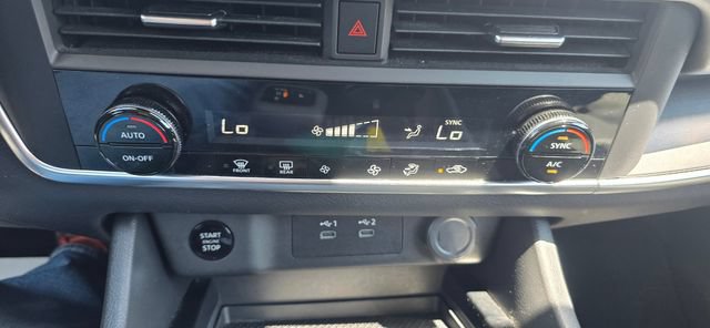 Used 2025 Nissan Rogue SV AWD/4WD image 22