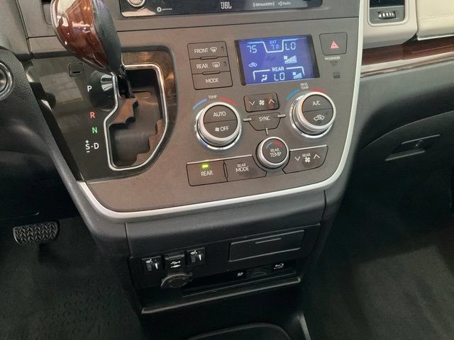 Used 2020 Toyota Sienna Limited Premium FWD image 14