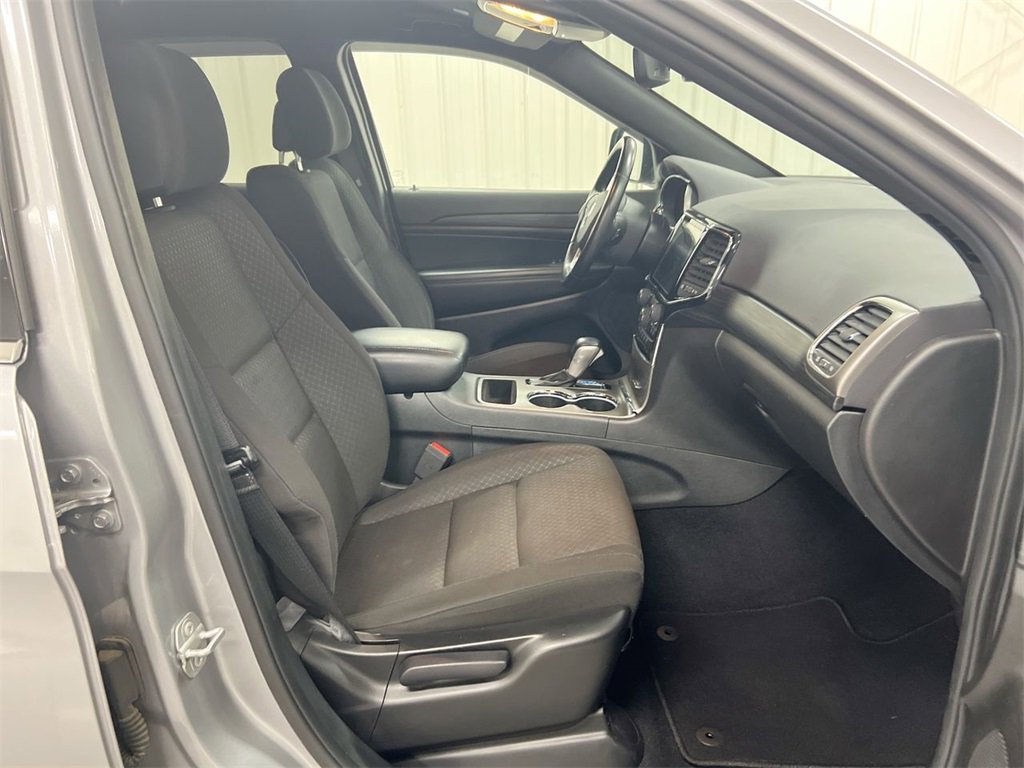 Used 2020 Jeep Grand Cherokee Laredo w/ 18" Wheel & 8.4" Radio Group image 22