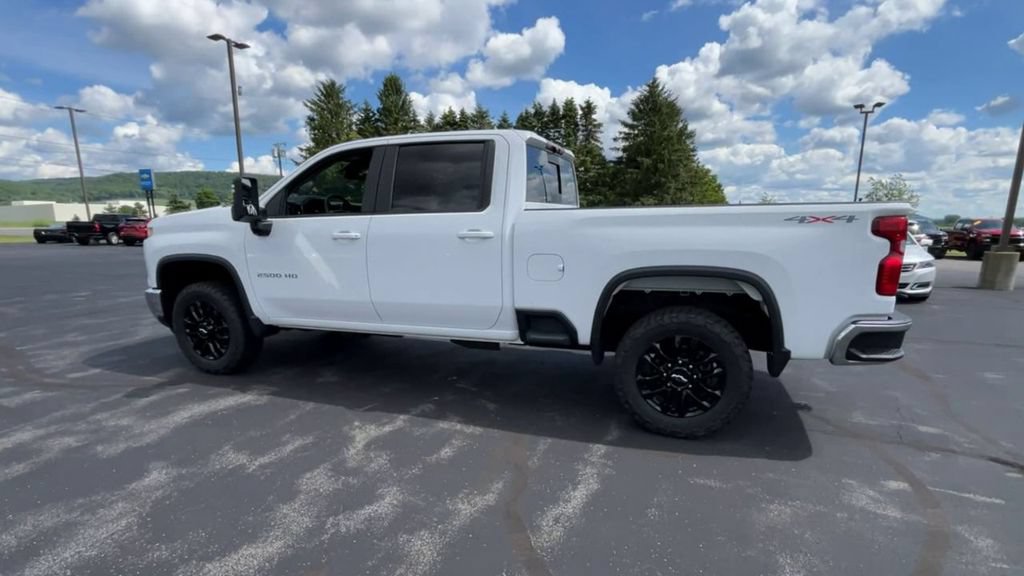 Used 2025 Chevrolet Silverado 2500 LT w/ Safety Package AWD/4WD image 6