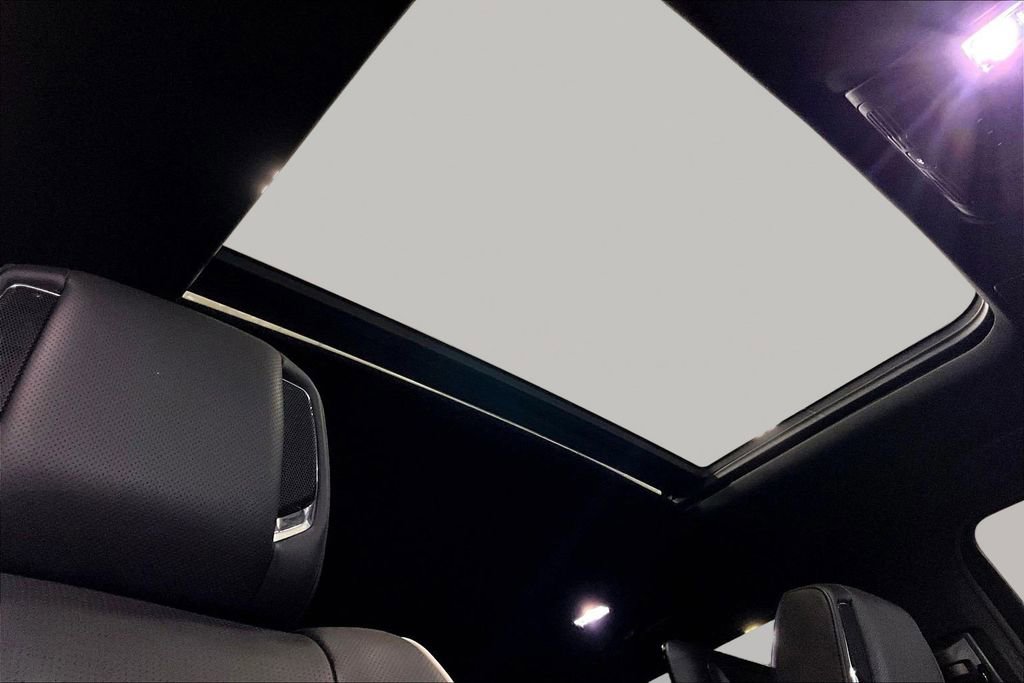 Certified 2024 Cadillac Escalade Premium Luxury image 28