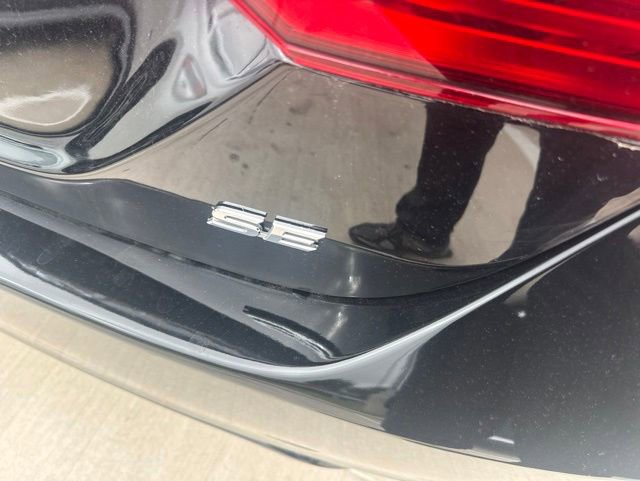 Used 2020 Toyota Camry SE FWD image 4