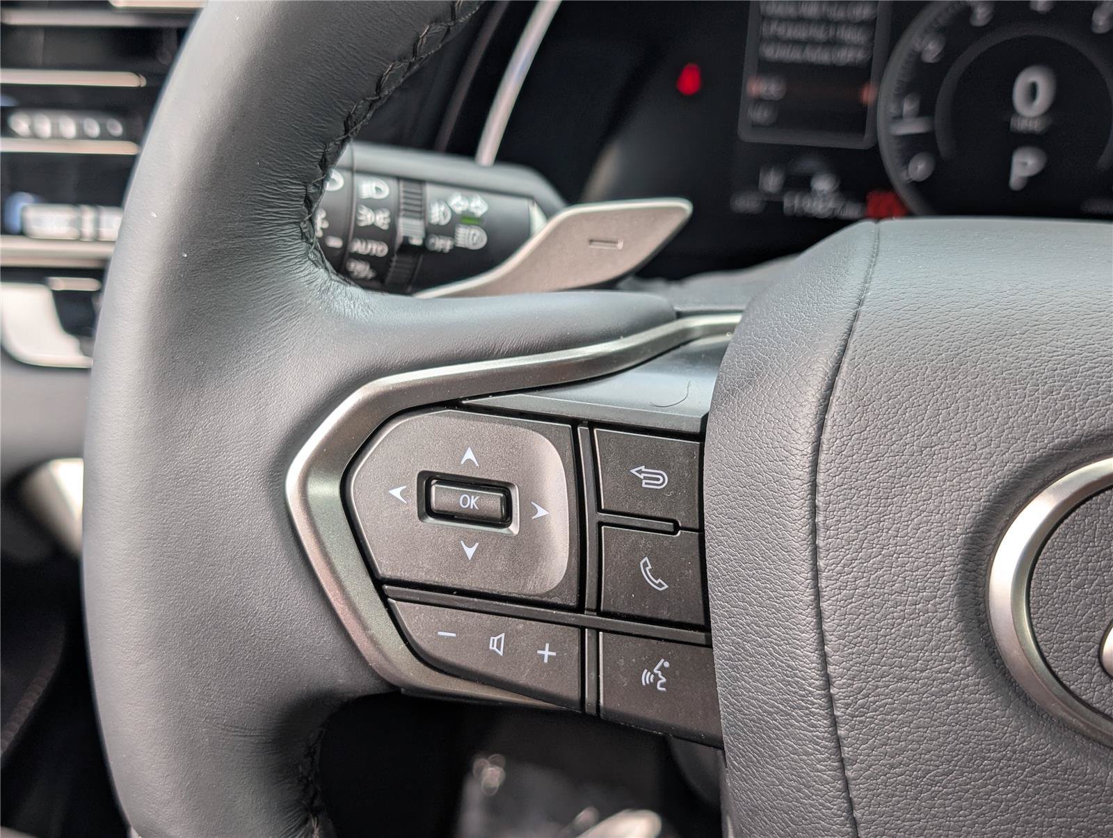 Used 2024 Lexus RX 350 Premium w/ Accessory Package (Z1) AWD/4WD image 24
