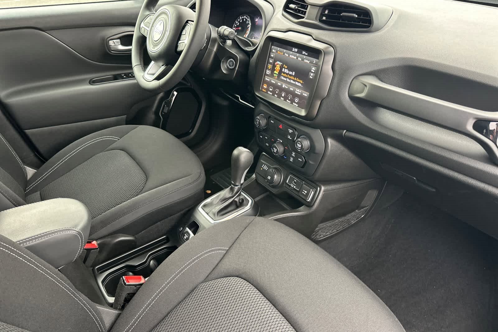 Used 2023 Jeep Renegade Altitude image 16