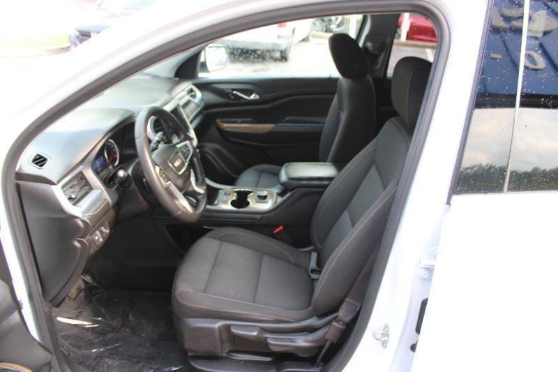 Used 2023 GMC Acadia SLE FWD image 11