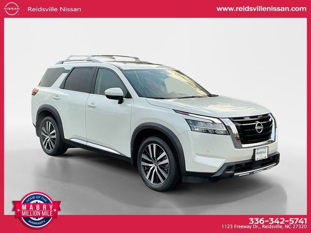 Used 2024 Nissan Pathfinder Platinum image 8