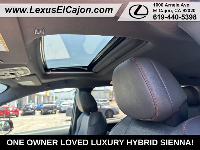 Used 2021 Toyota Sienna XSE w/ XSE Plus Package FWD image 25