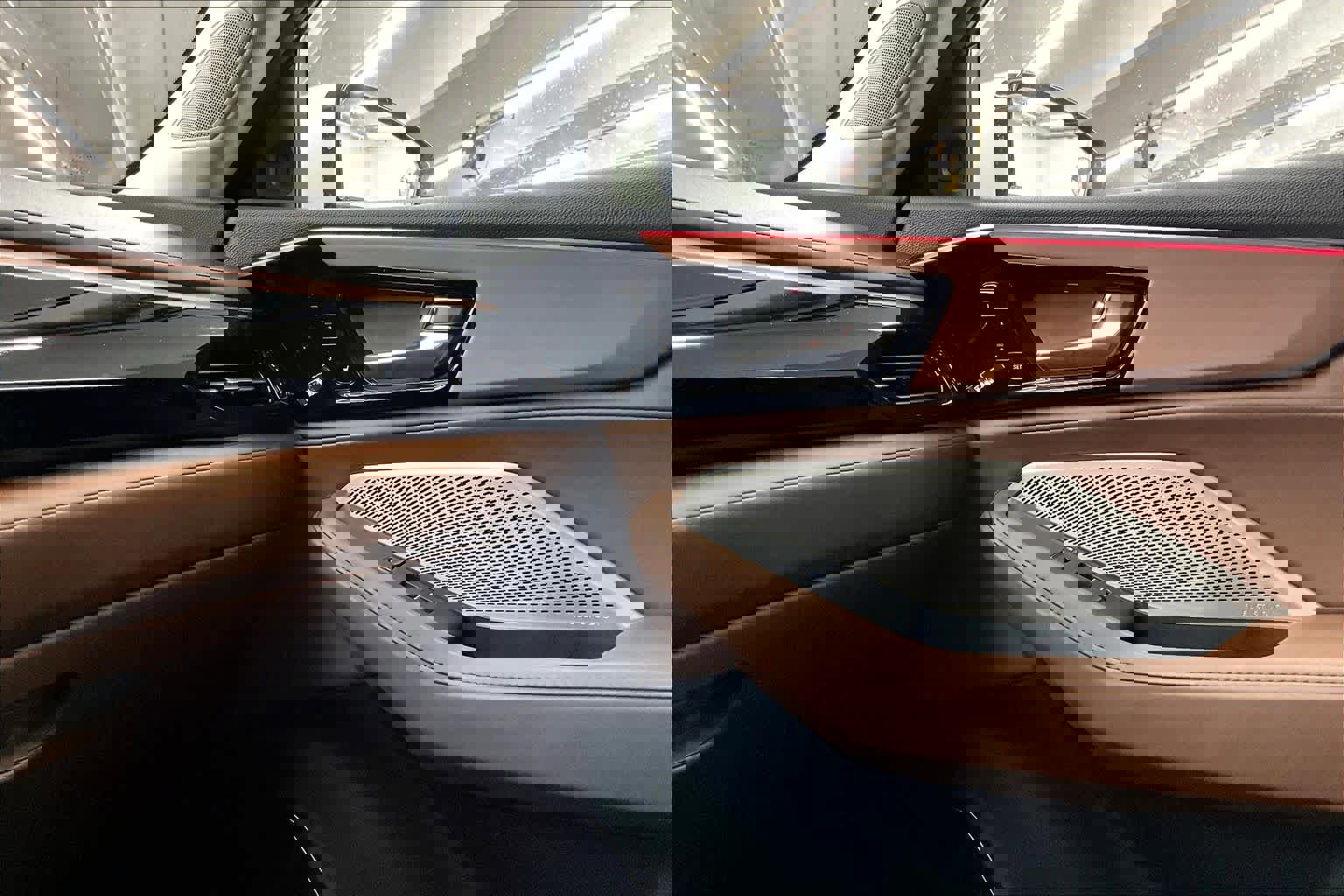 Used 2024 Acura MDX SH-AWD w/ Technology Package image 29