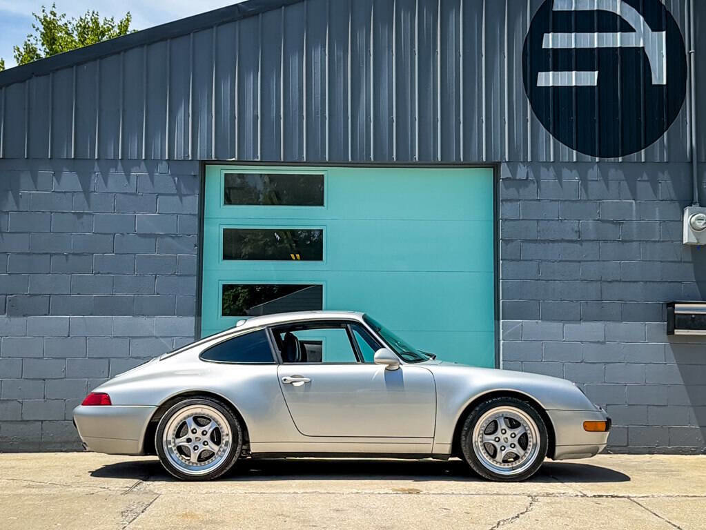 Used 1997 Porsche 911 Carrera RWD image 12