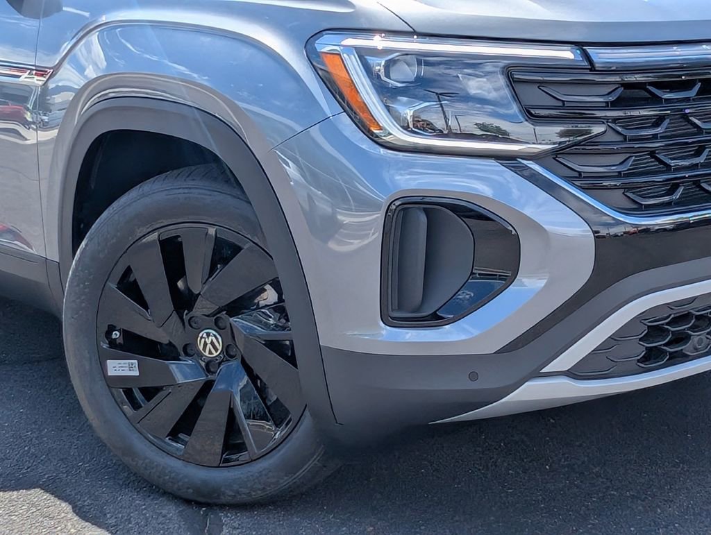 New 2025 Volkswagen Atlas Cross Sport SE image 2