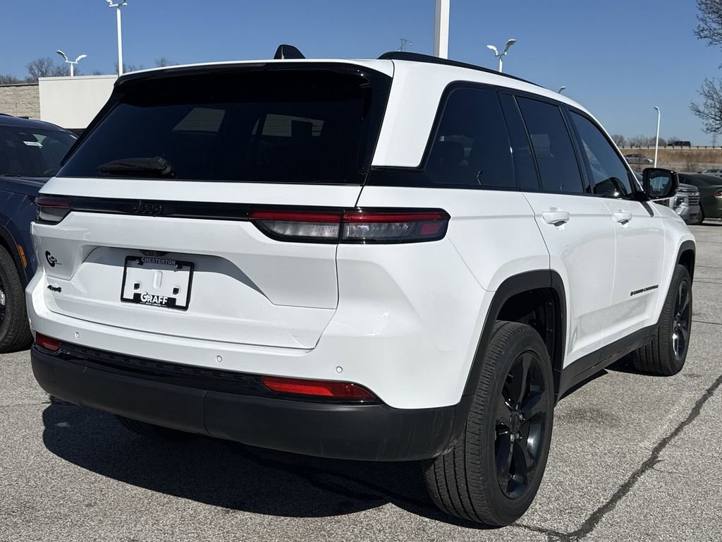 Used 2023 Jeep Grand Cherokee Altitude image 8