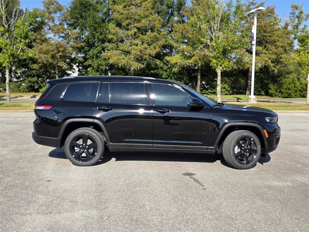 New 2025 Jeep Grand Cherokee L Altitude image 35