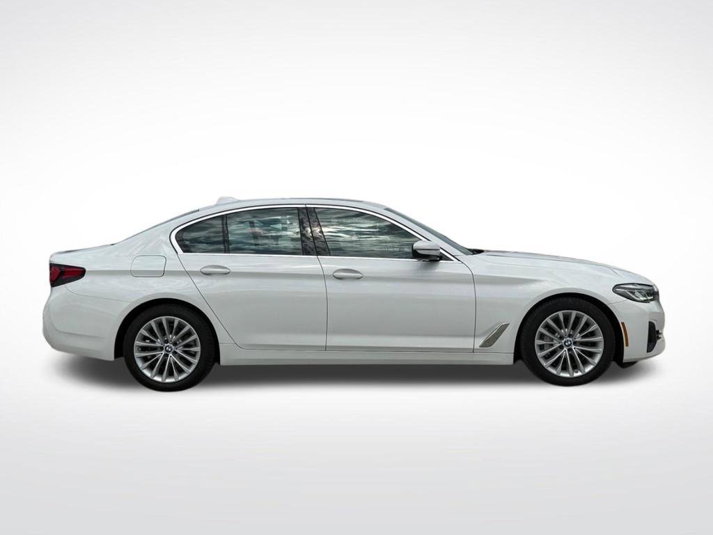 Used 2022 BMW 530i xDrive w/ Convenience Package AWD/4WD image 2