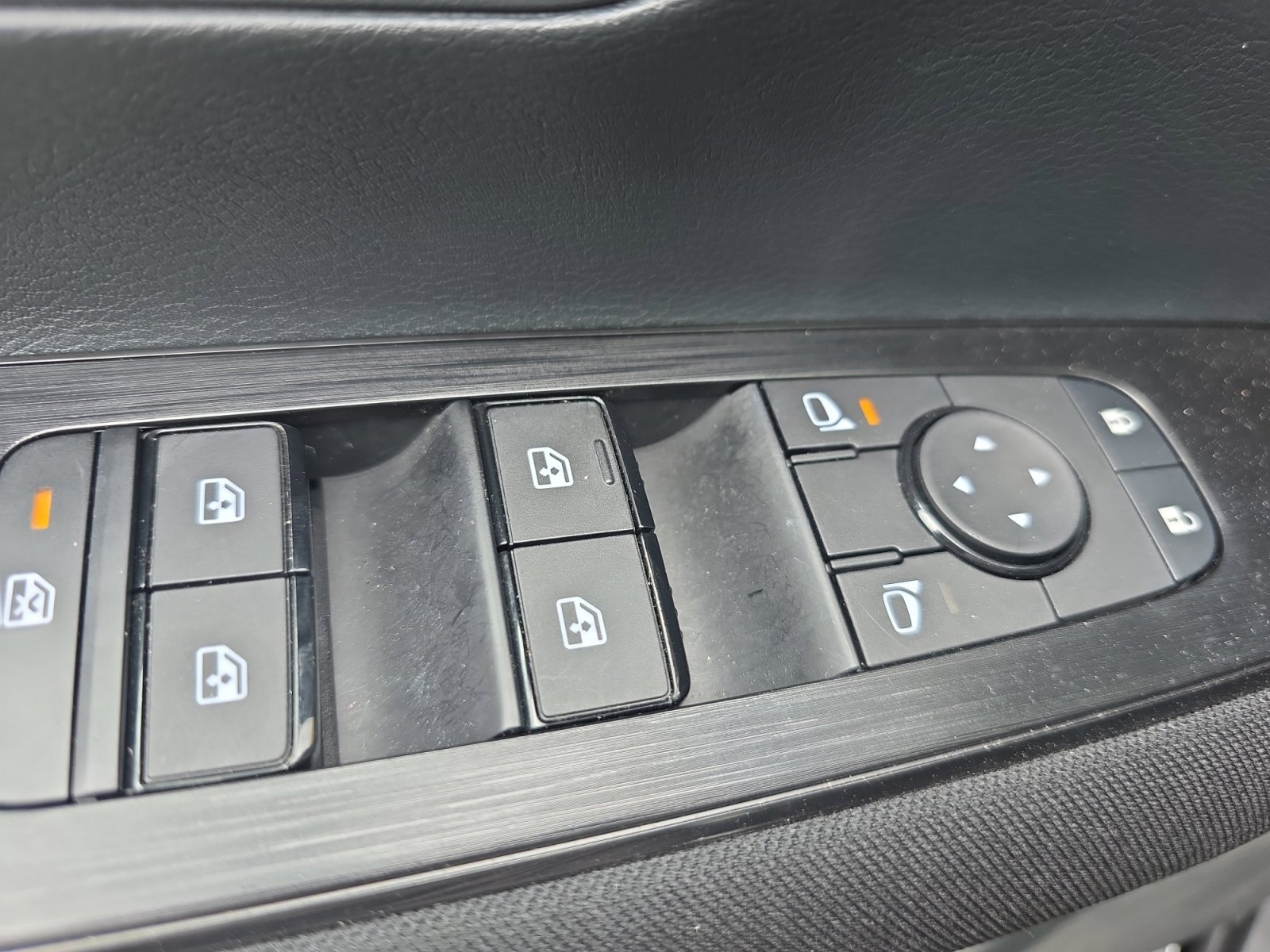 Used 2025 Nissan Kicks S image 26