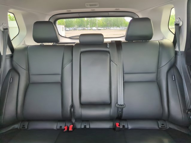 Used 2025 Nissan Rogue SV w/ SV Premium Package image 25