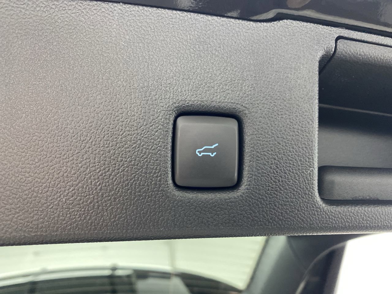 New 2024 Ford Escape SE FWD image 29