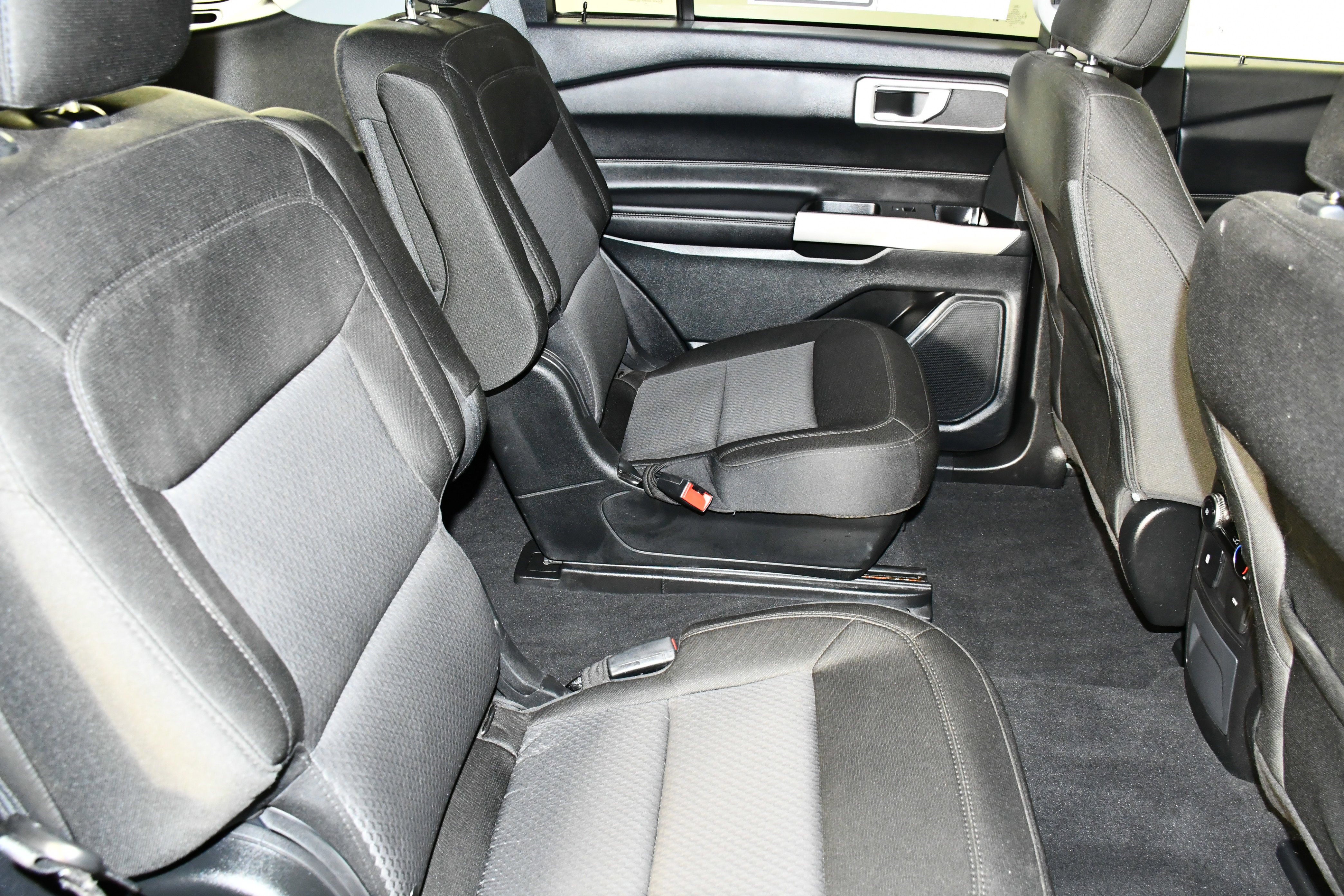 Used 2023 Ford Explorer XLT image 44