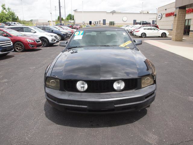 Used 2007 Ford Mustang Convertible RWD image 4