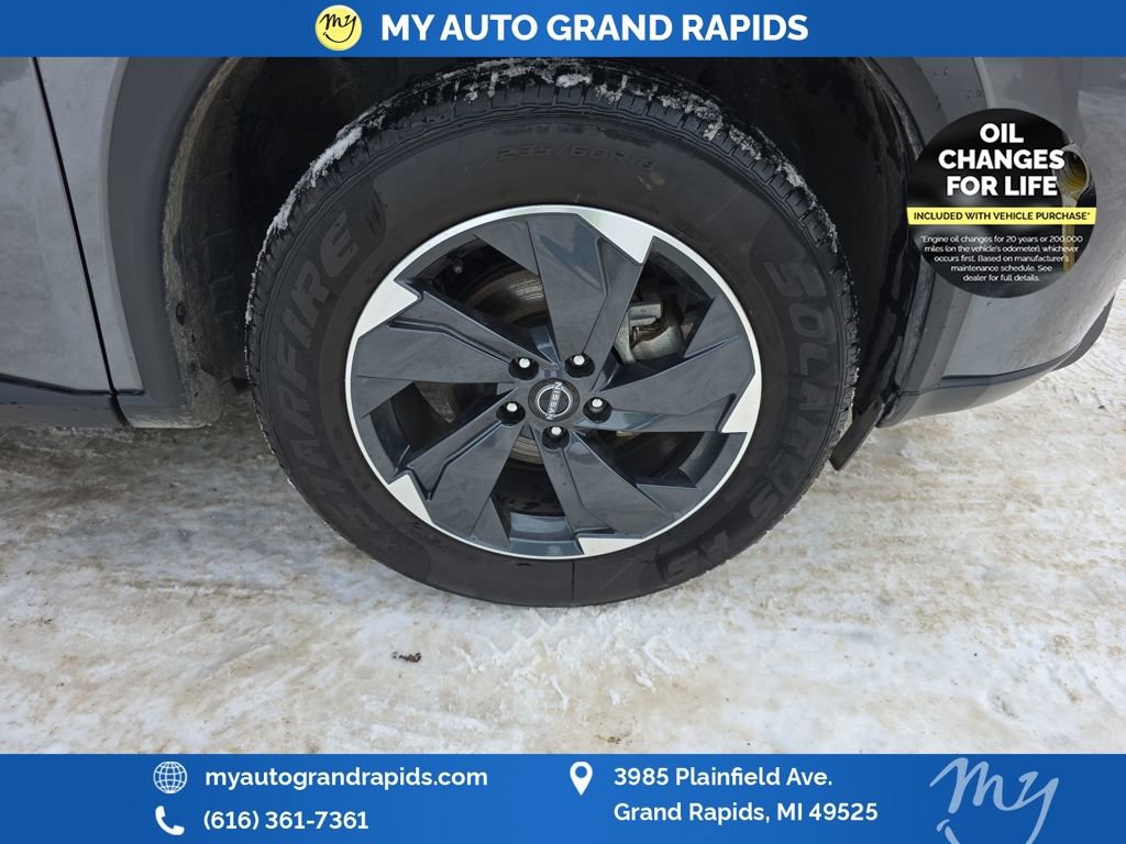 Used 2024 Nissan Rogue SV image 31