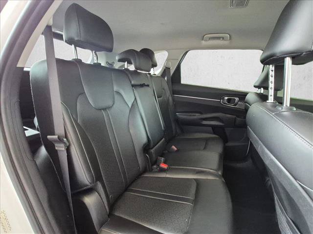 Used 2023 Kia Sorento S FWD image 19