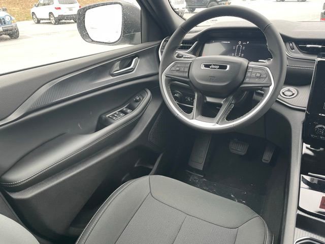 New 2025 Jeep Grand Cherokee L Laredo AWD/4WD image 33