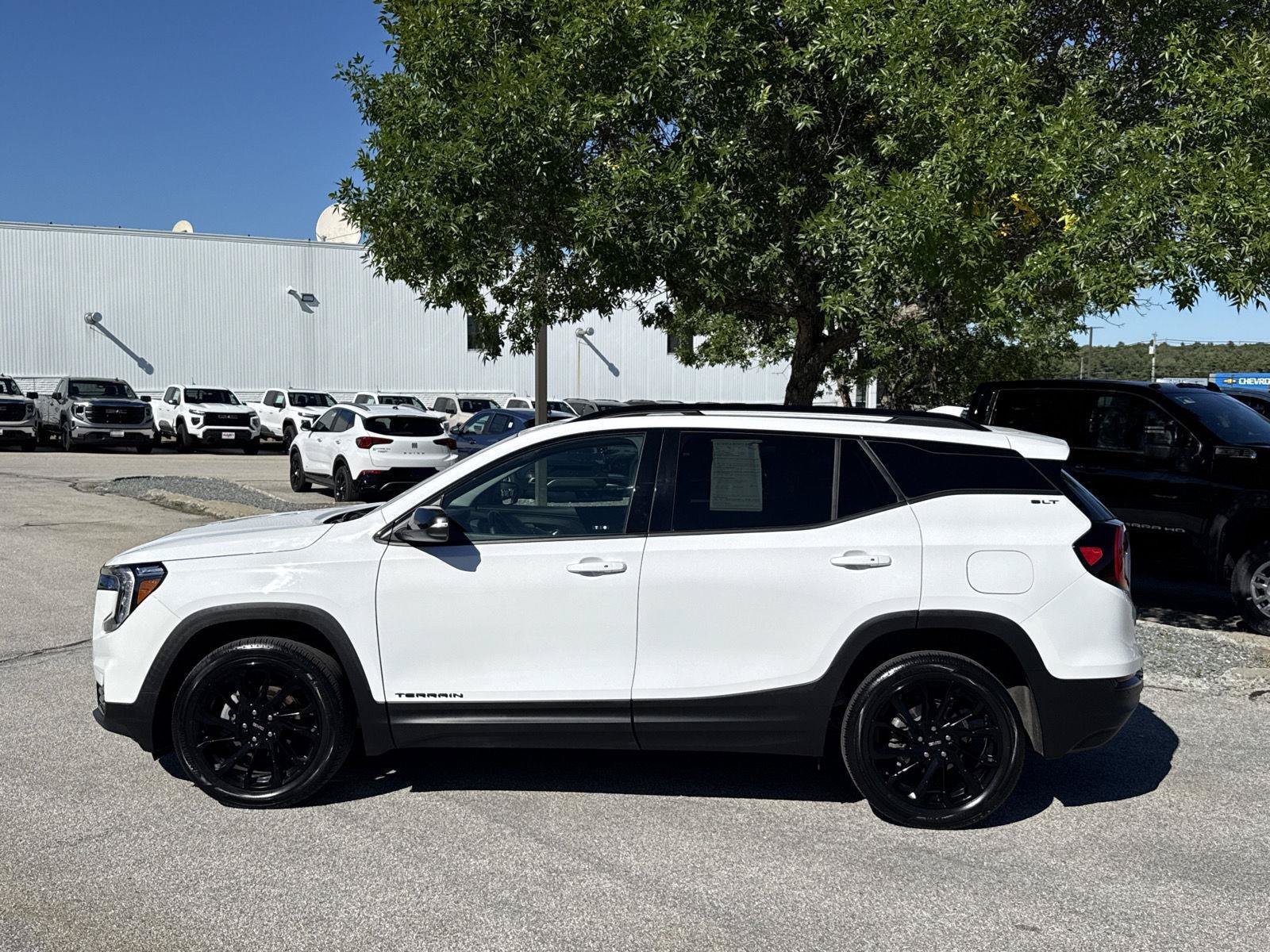 Used 2023 GMC Terrain SLT w/ Elevation Edition AWD/4WD image 5