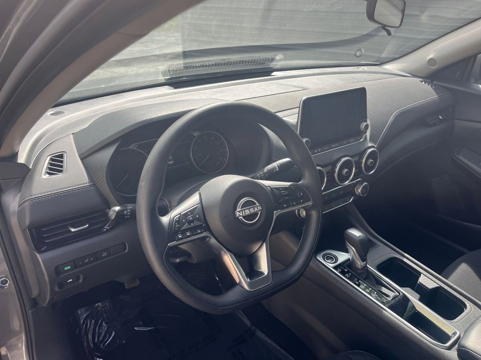 Used 2025 Nissan Sentra SV image 28