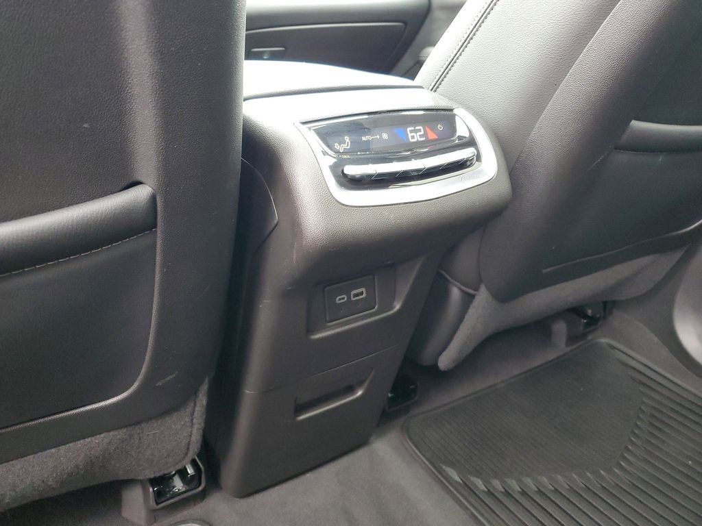 Used 2024 Cadillac XT6 Luxury AWD/4WD image 26