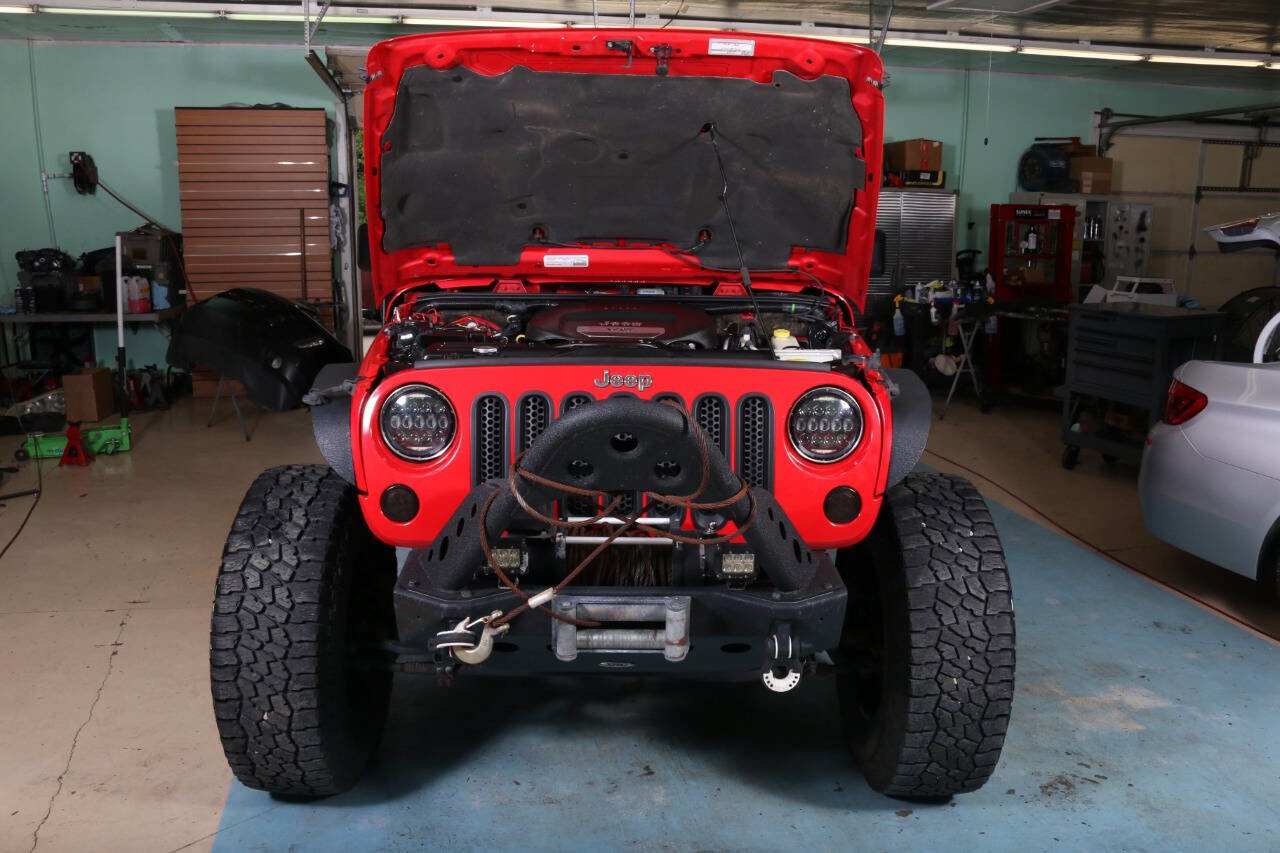 Used 2015 Jeep Wrangler Unlimited Sahara AWD/4WD image 20