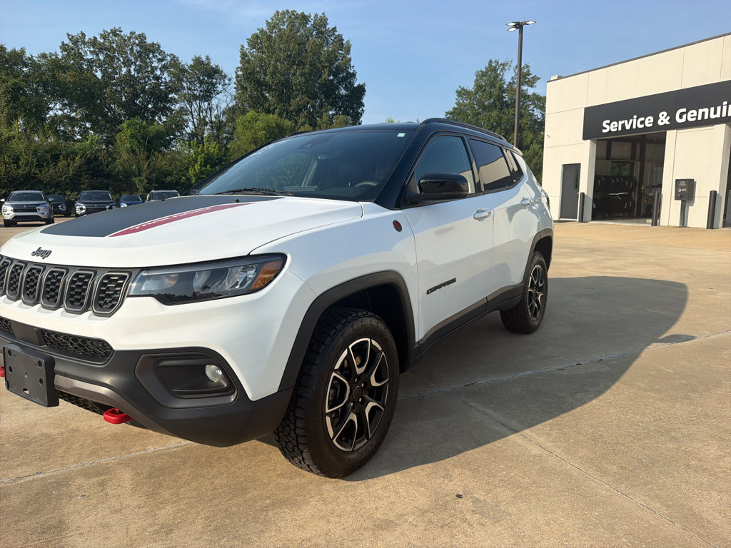 Used 2025 Jeep Compass Trailhawk
