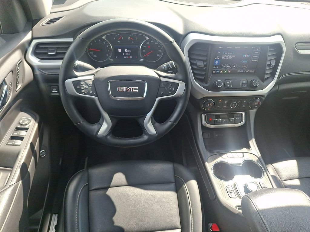 Used 2023 GMC Acadia SLT w/ Preferred Package AWD/4WD image 2