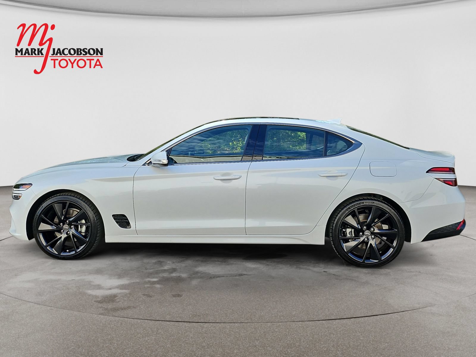 Used 2023 Genesis G70 2.0T w/ Sport Prestige Package RWD image 16