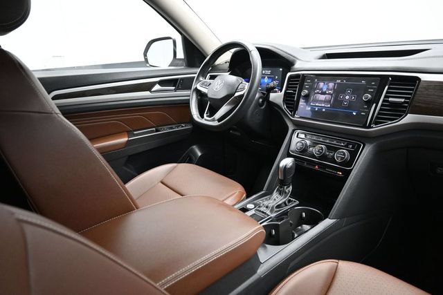 Used 2022 Volkswagen Atlas SE w/ Panoramic Sunroof Package FWD image 13