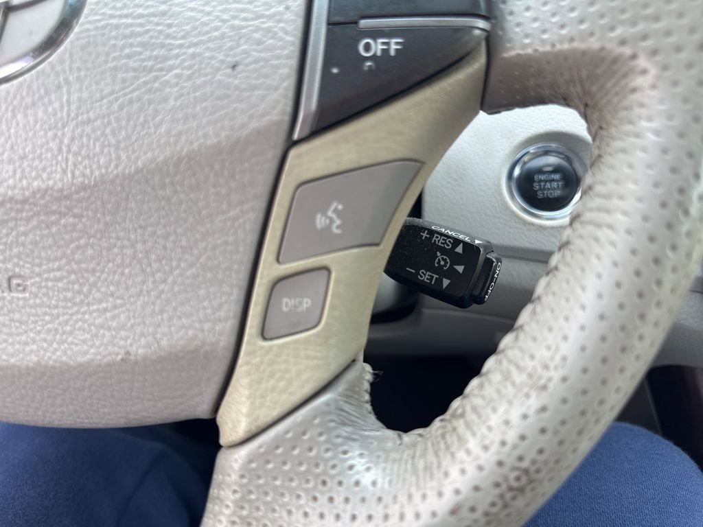 Used 2011 Toyota Avalon Limited image 20