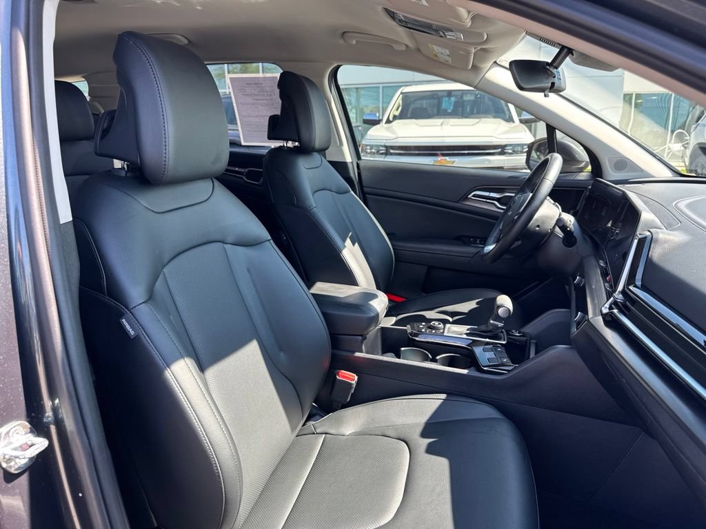 Used 2025 Kia Sportage EX FWD image 19