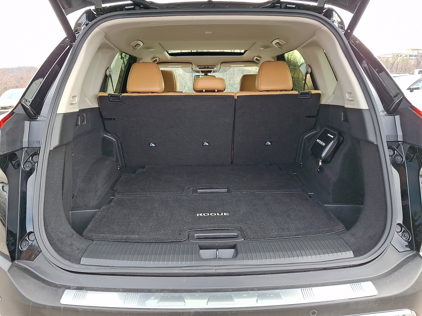 Used 2023 Nissan Rogue Platinum w/ Platinum Premium Package image 28