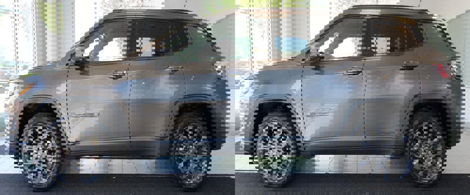 Used 2021 Jeep Compass 80th Special Edition w/ Sun and Sound Group AWD/4WD image 3