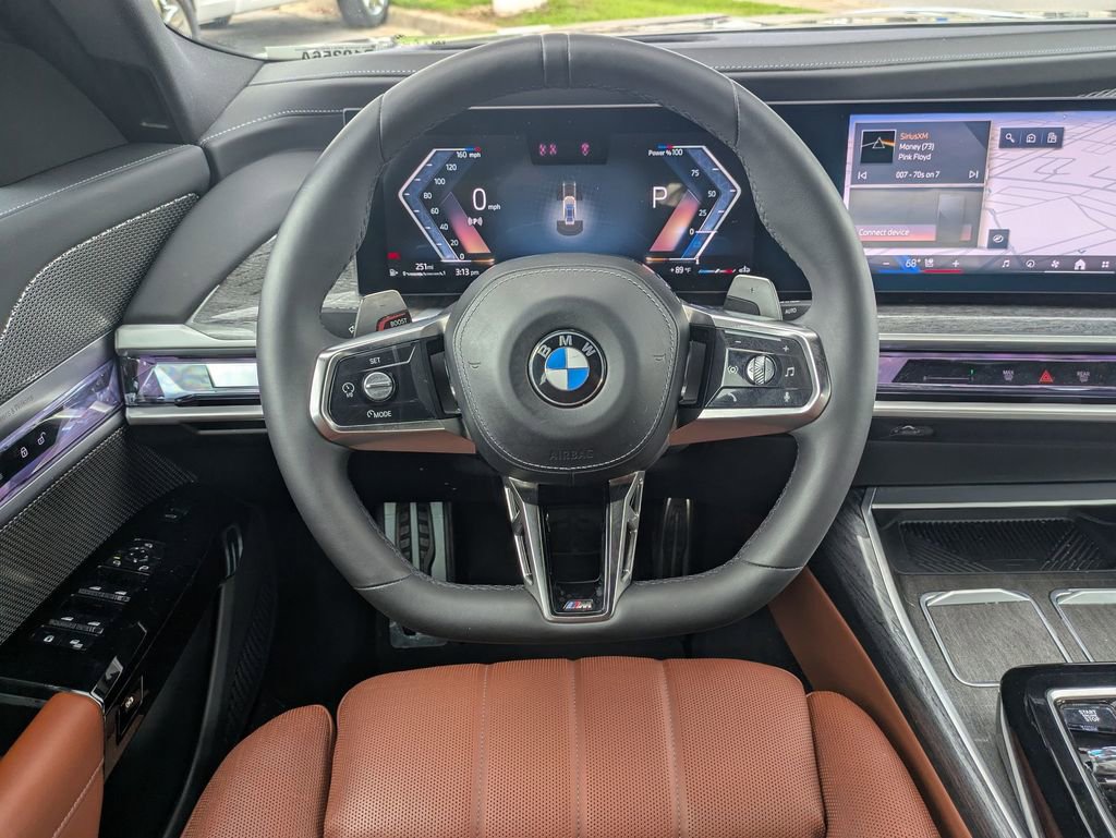 Used 2023 BMW 740i RWD image 11