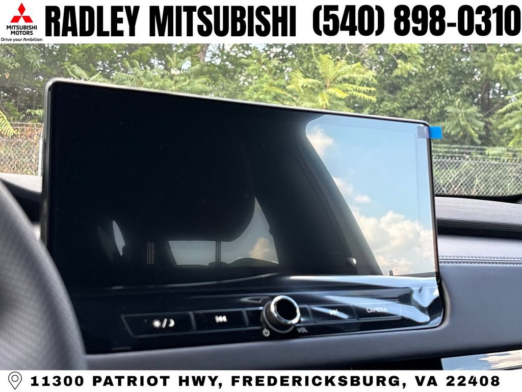 New 2026 Mitsubishi Outlander LE AWD/4WD image 8