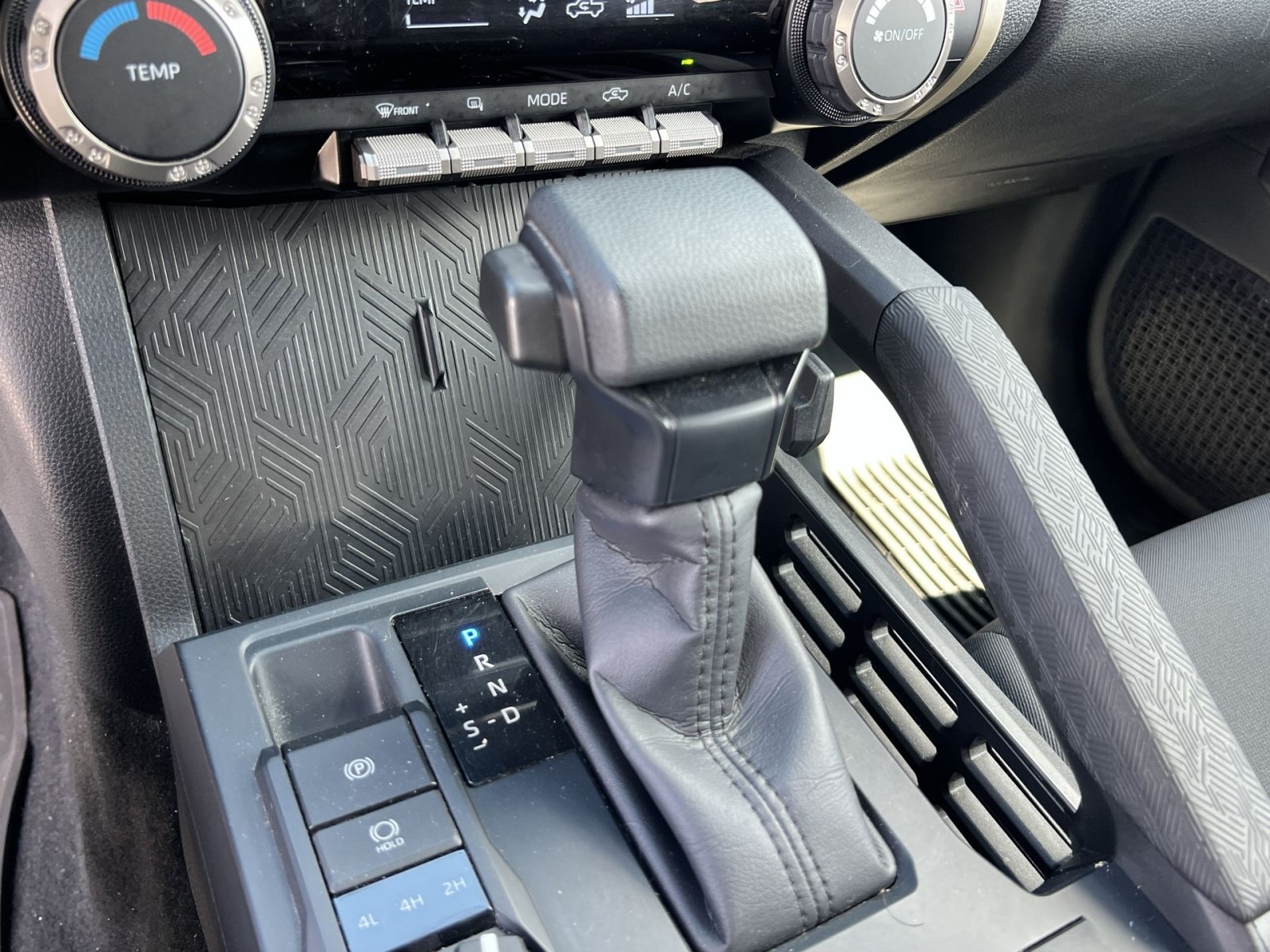 Used 2025 Toyota Tacoma SR5 AWD/4WD image 21