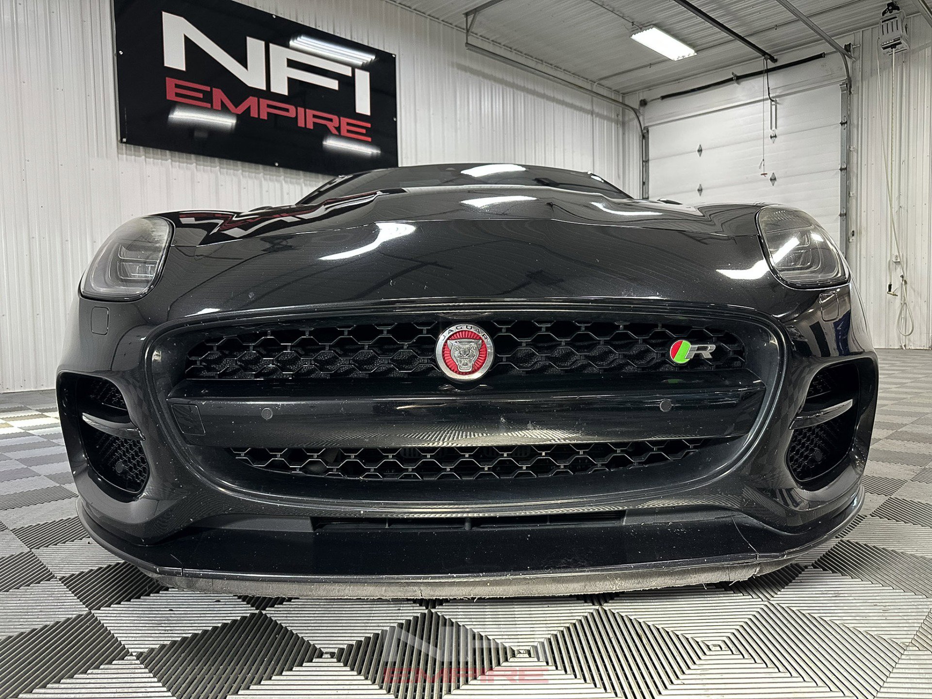 Used 2018 Jaguar F-TYPE R AWD/4WD image 14