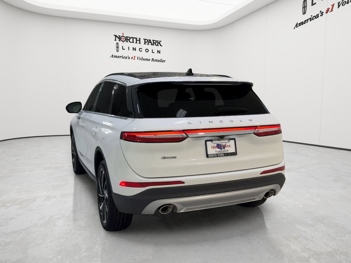 New 2026 Lincoln Corsair Reserve FWD image 8