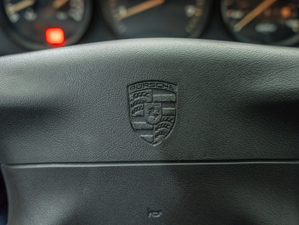 Used 1998 Porsche 911 Carrera RWD image 33