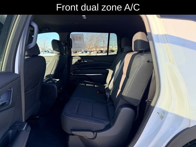 Used 2024 Chevrolet Traverse LS image 9