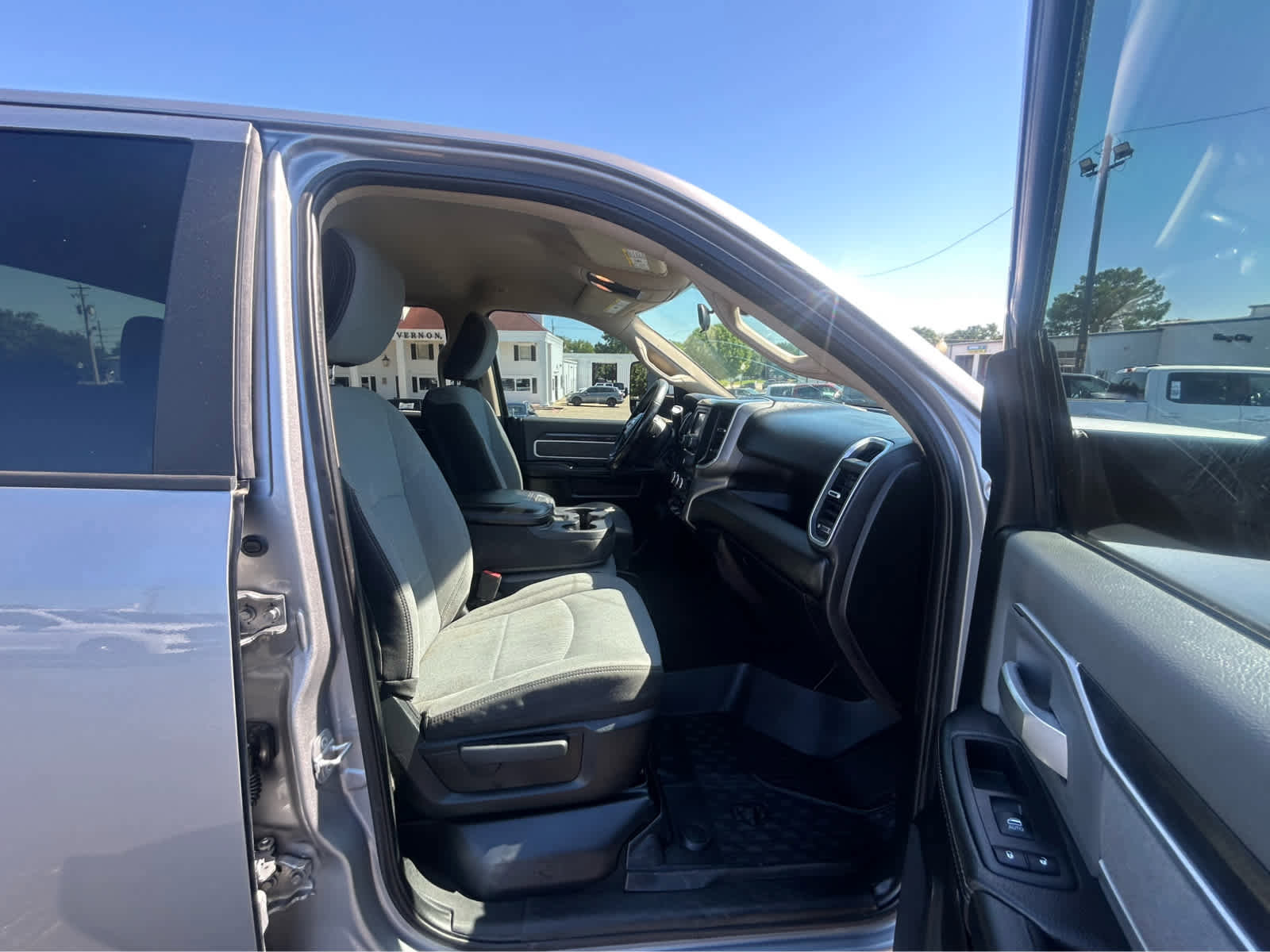 Used 2019 RAM 2500 Big Horn AWD/4WD image 15