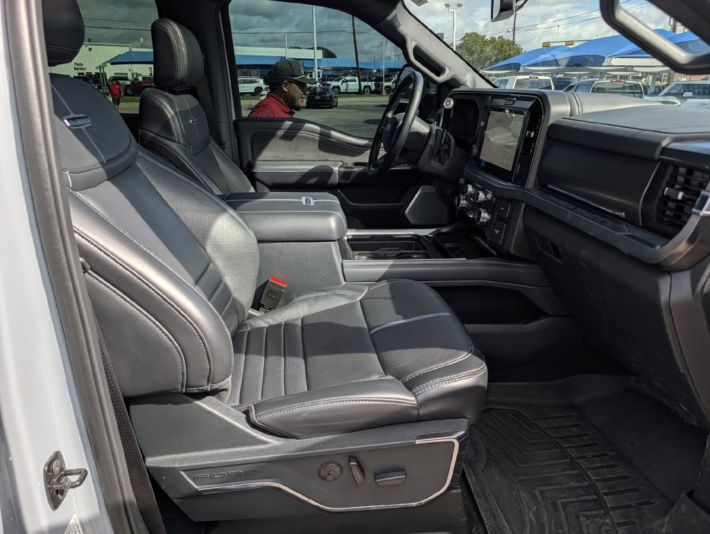 Used 2026 Ford F250 Platinum AWD/4WD image 36