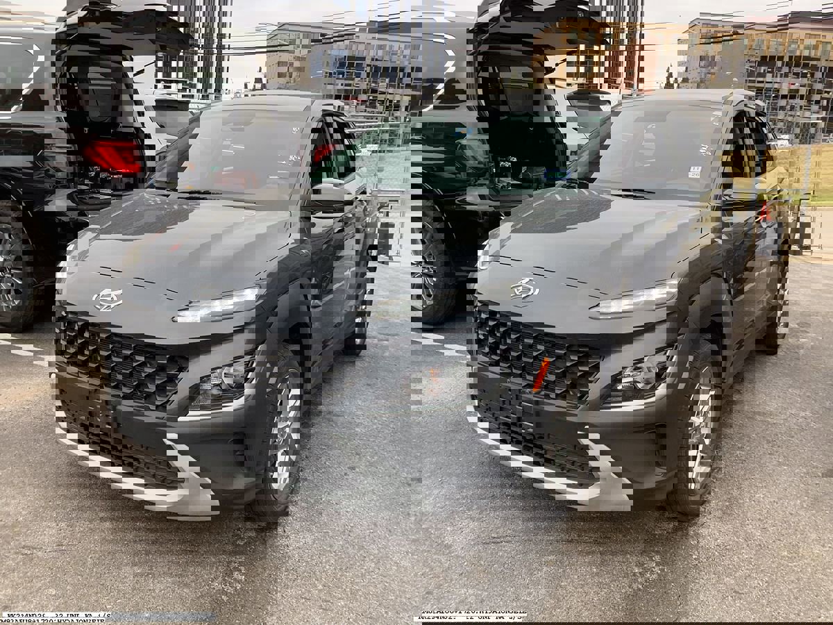 Used 2022 Hyundai Kona SE image 4