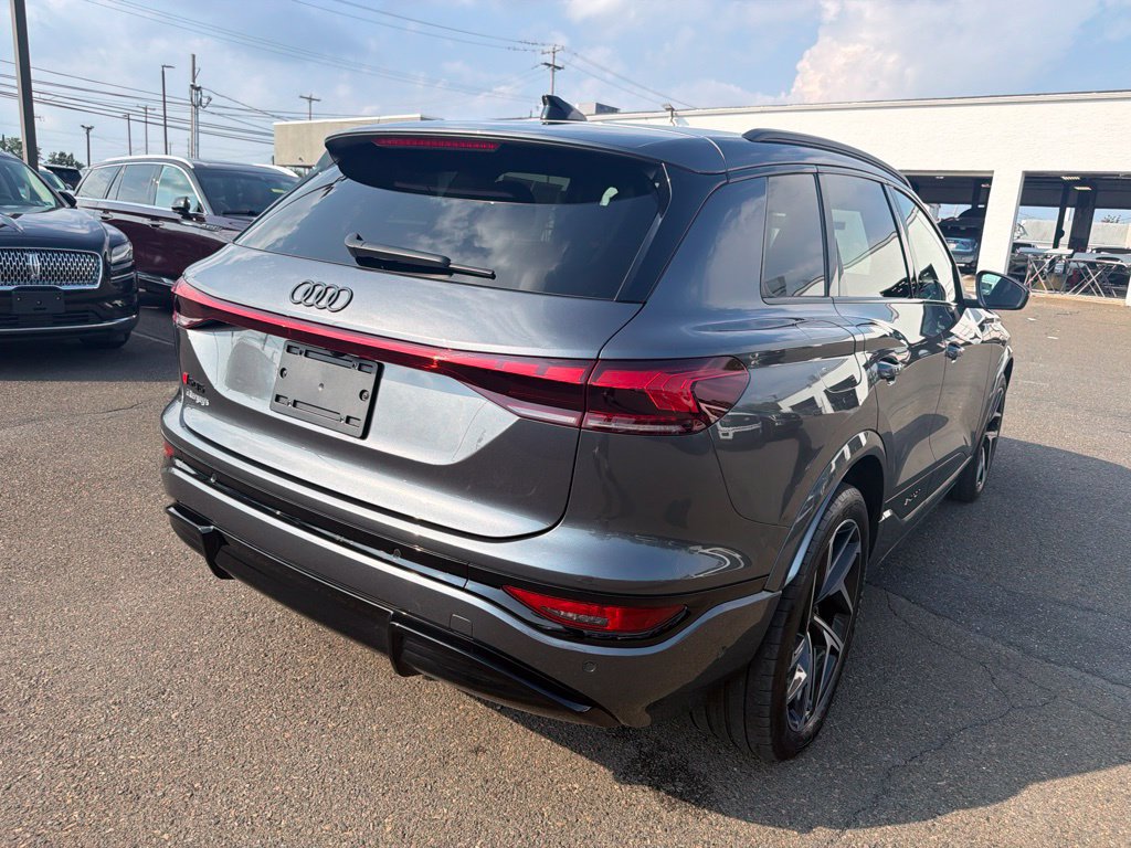 Used 2025 Audi SQ6 e-tron Premium Plus w/ Premium Plus AWD/4WD image 5