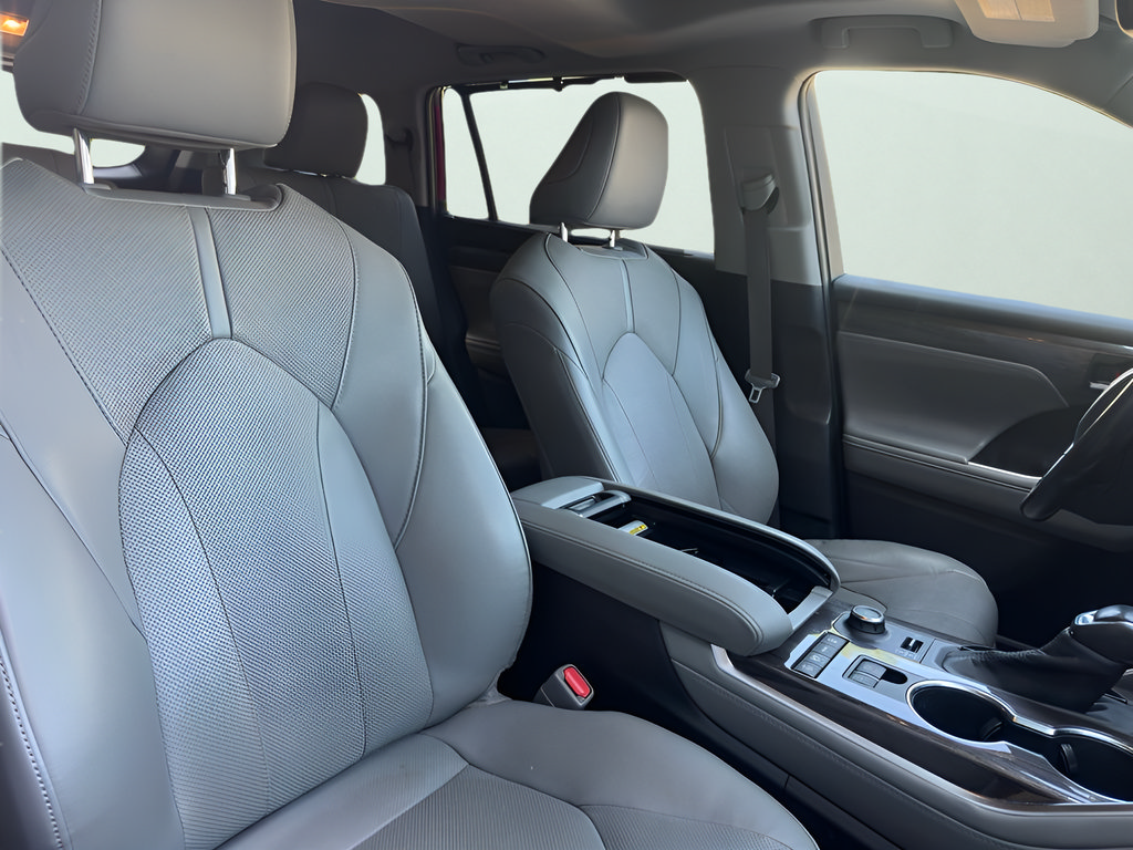 Used 2020 Toyota Highlander Limited AWD/4WD image 39