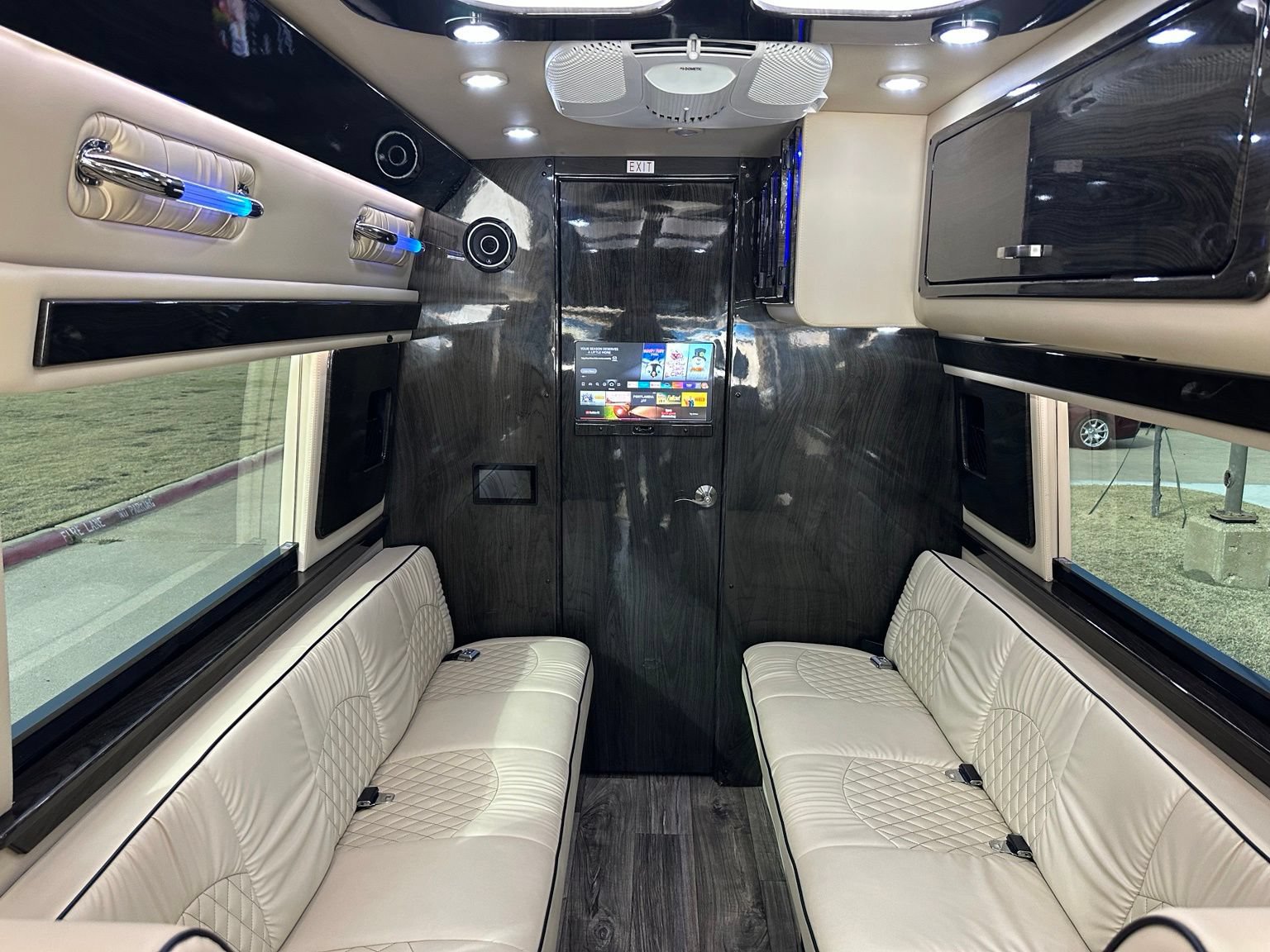 Used 2022 Mercedes-Benz Sprinter 3500 w/ Parking Package image 16